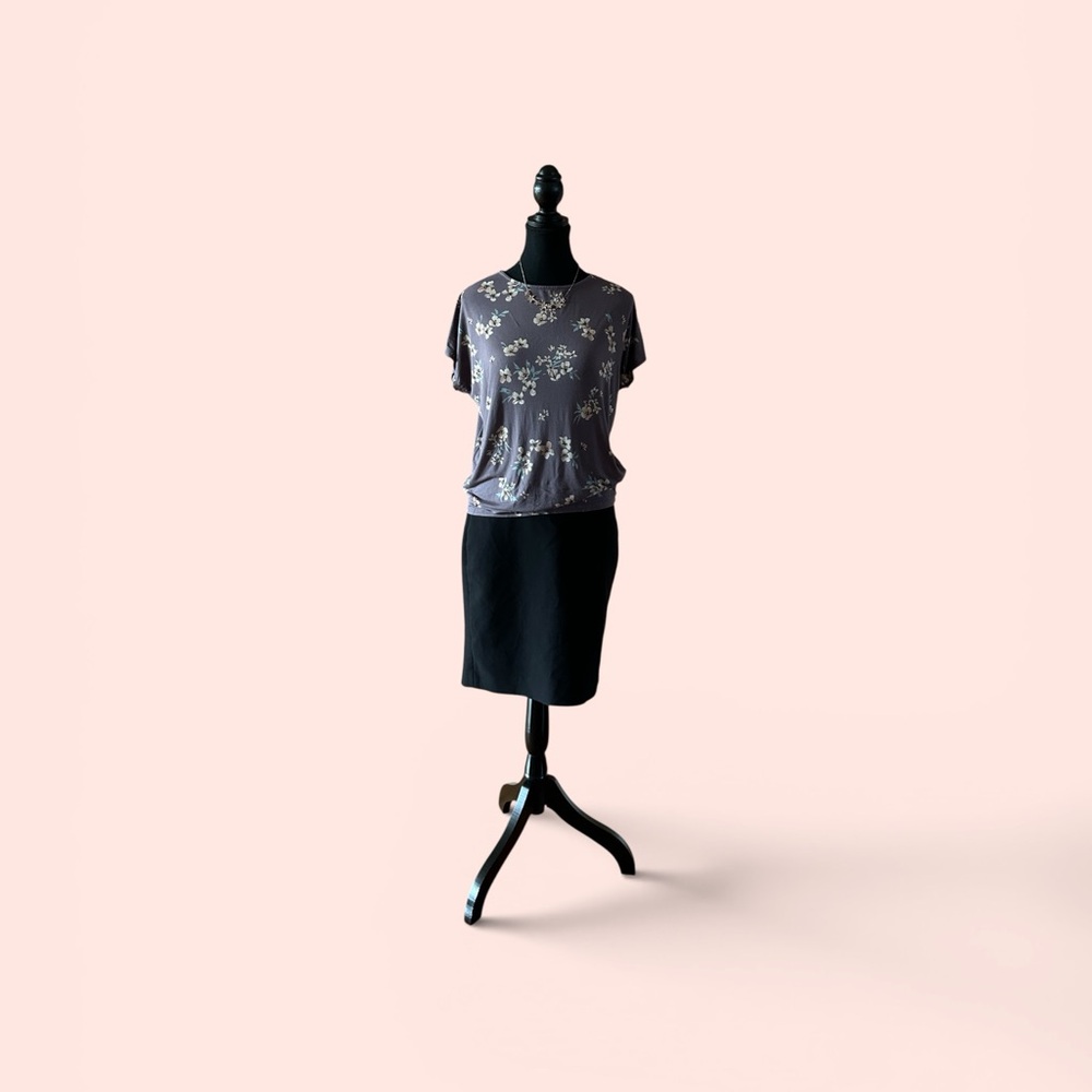 🇨🇦 Floral Print Top and RW&Co. Black Skirt Set